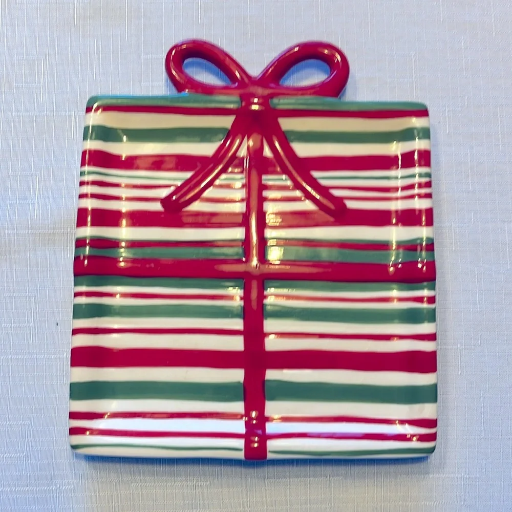 HOLIDAYAY CHRISTMAS CERAMIC PLATE - Picture 1 of 5